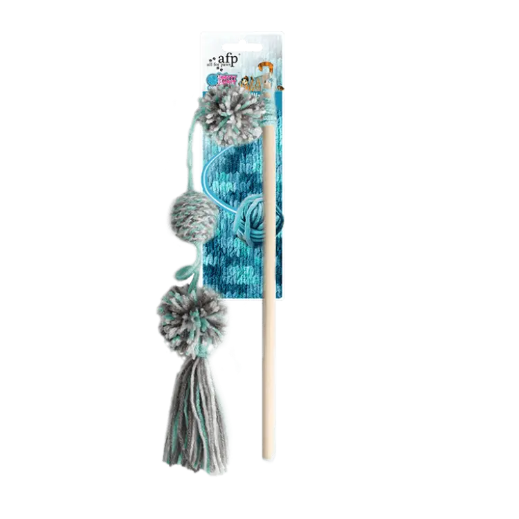 Knotty Habit Yarn Pom Pom Wandخيط صوف للقطط